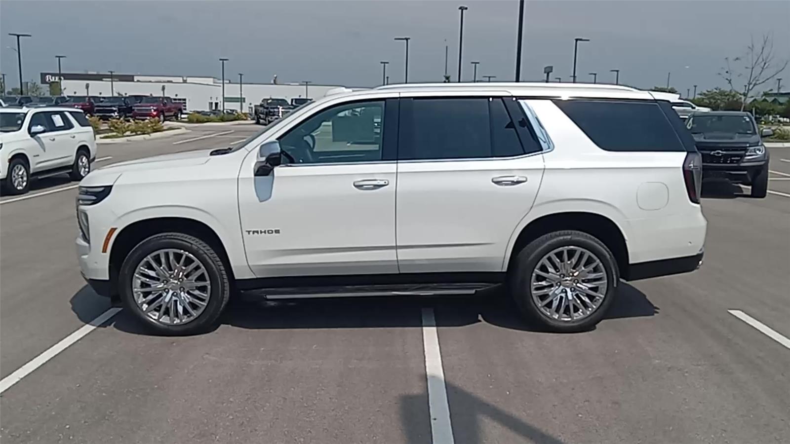 2025 Chevrolet Tahoe Premier photo 4