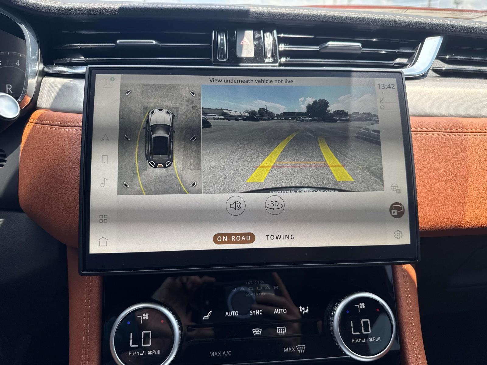 2026 Jaguar F-PACE P250 R-Dynamic S photo 11