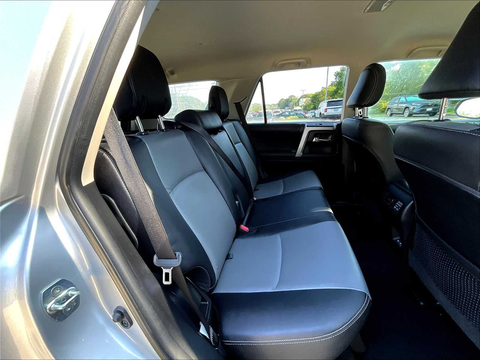 2024 Toyota 4Runner SR5 Premium photo 16