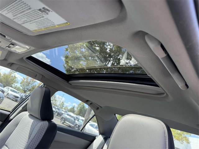 2015 Toyota Camry LE photo 4