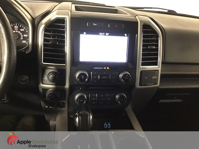 2016 Ford F-150 Lariat photo 12
