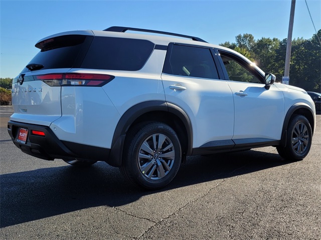 2025 Nissan Pathfinder SV photo 2