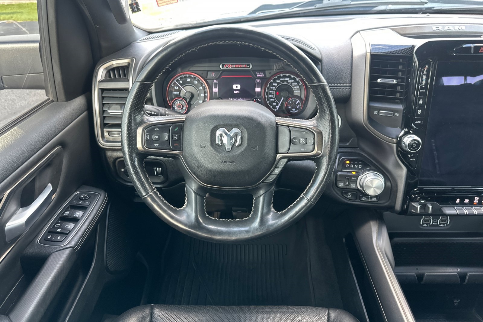2020 Ram 1500 Rebel photo 16