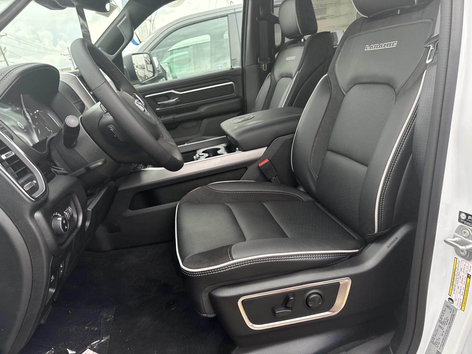 2026 Ram 1500 Laramie photo 8
