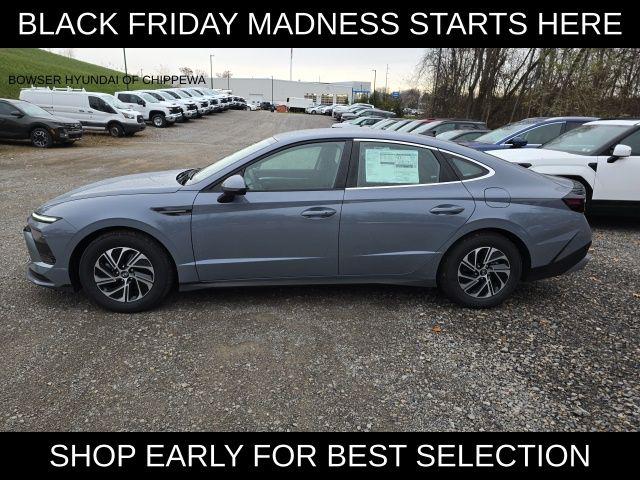 2026 Hyundai Sonata Hybrid Blue photo 2