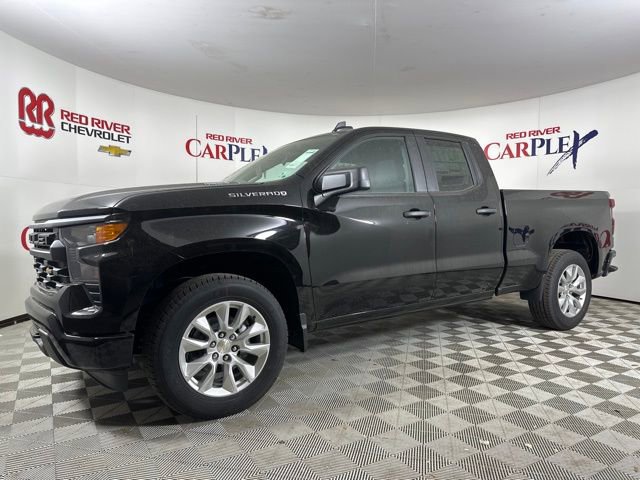 2025 Chevrolet Silverado 1500 Custom photo 3