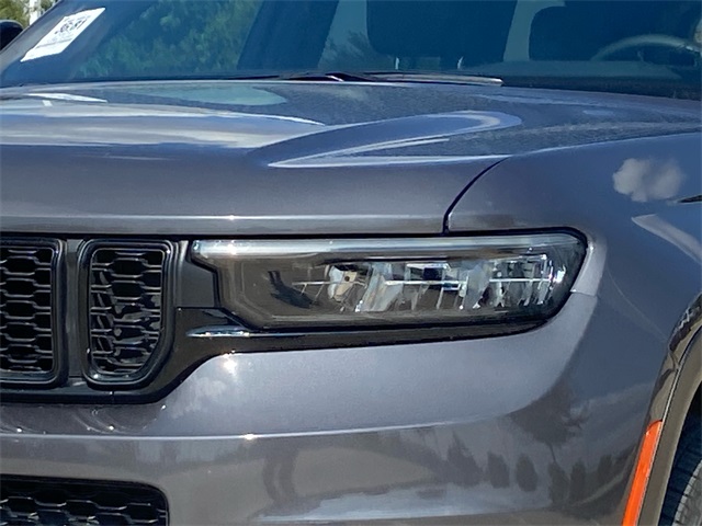 2024 Jeep Grand Cherokee Altitude photo 4