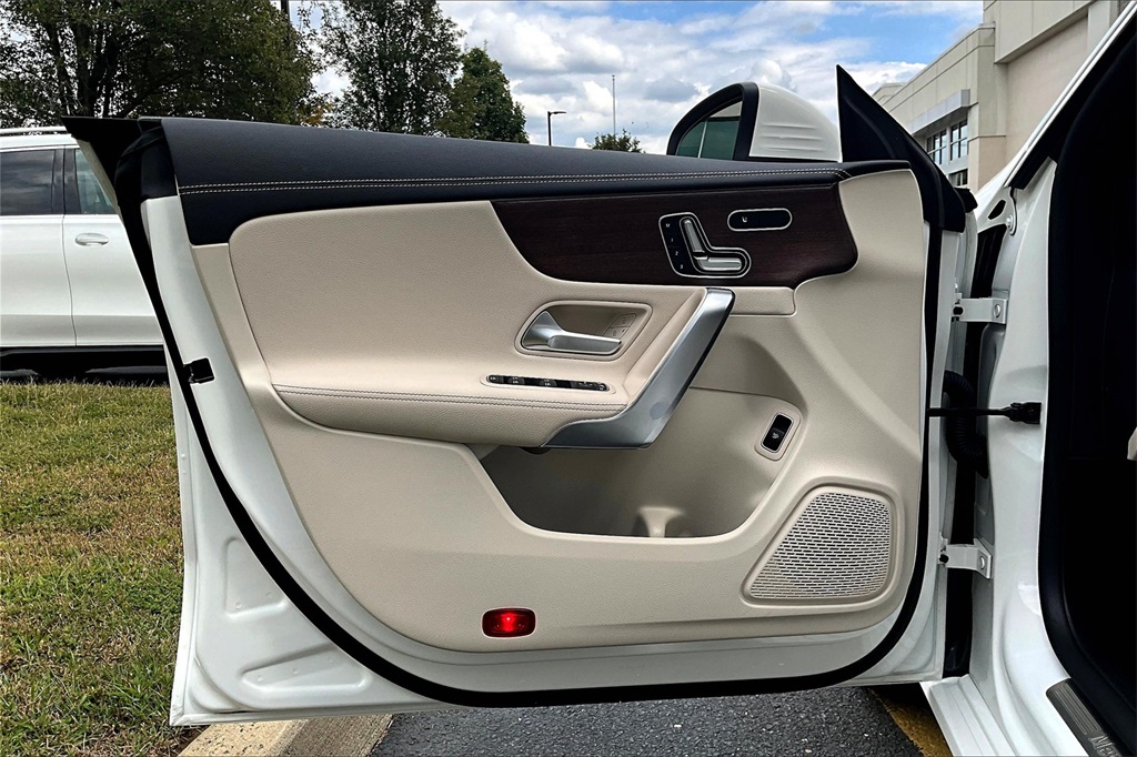 2023 Mercedes Benz CLA 250 4MATIC photo 18