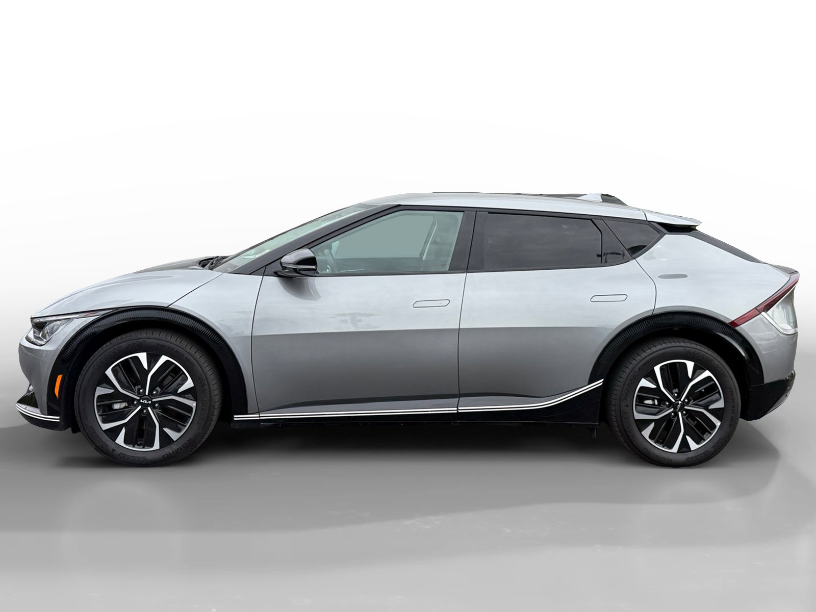 2023 Kia EV6 Wind photo 2