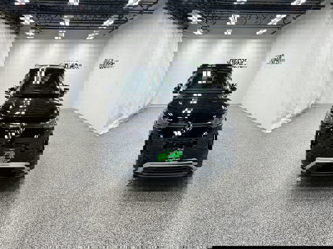 2025 Volkswagen Tiguan S photo 2