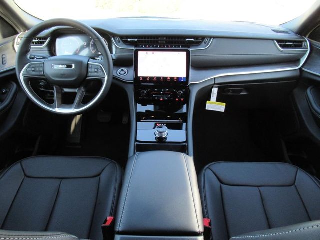 2025 Jeep Grand Cherokee Limited photo 11