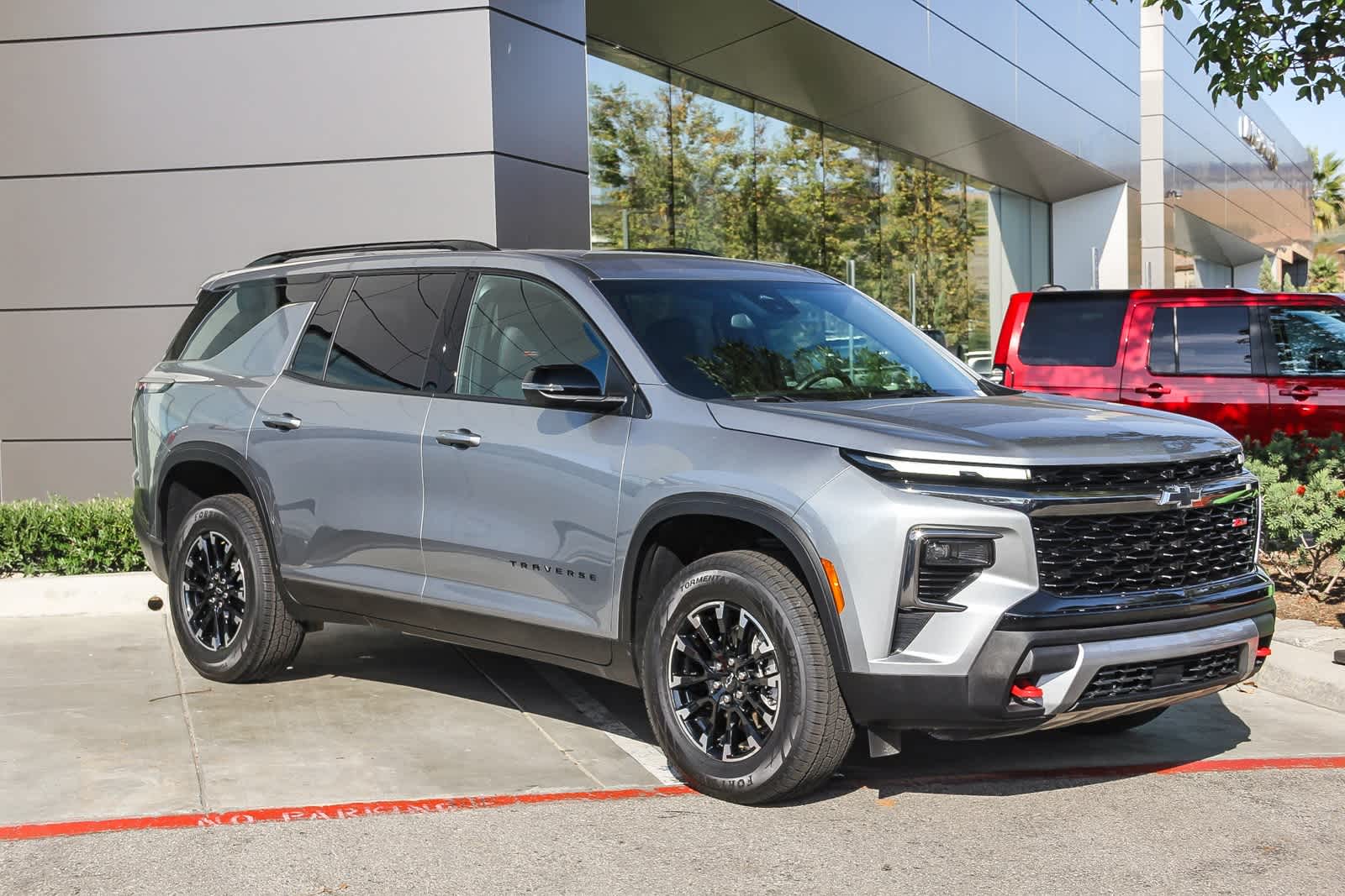 2025 Chevrolet Traverse Z71 photo 3