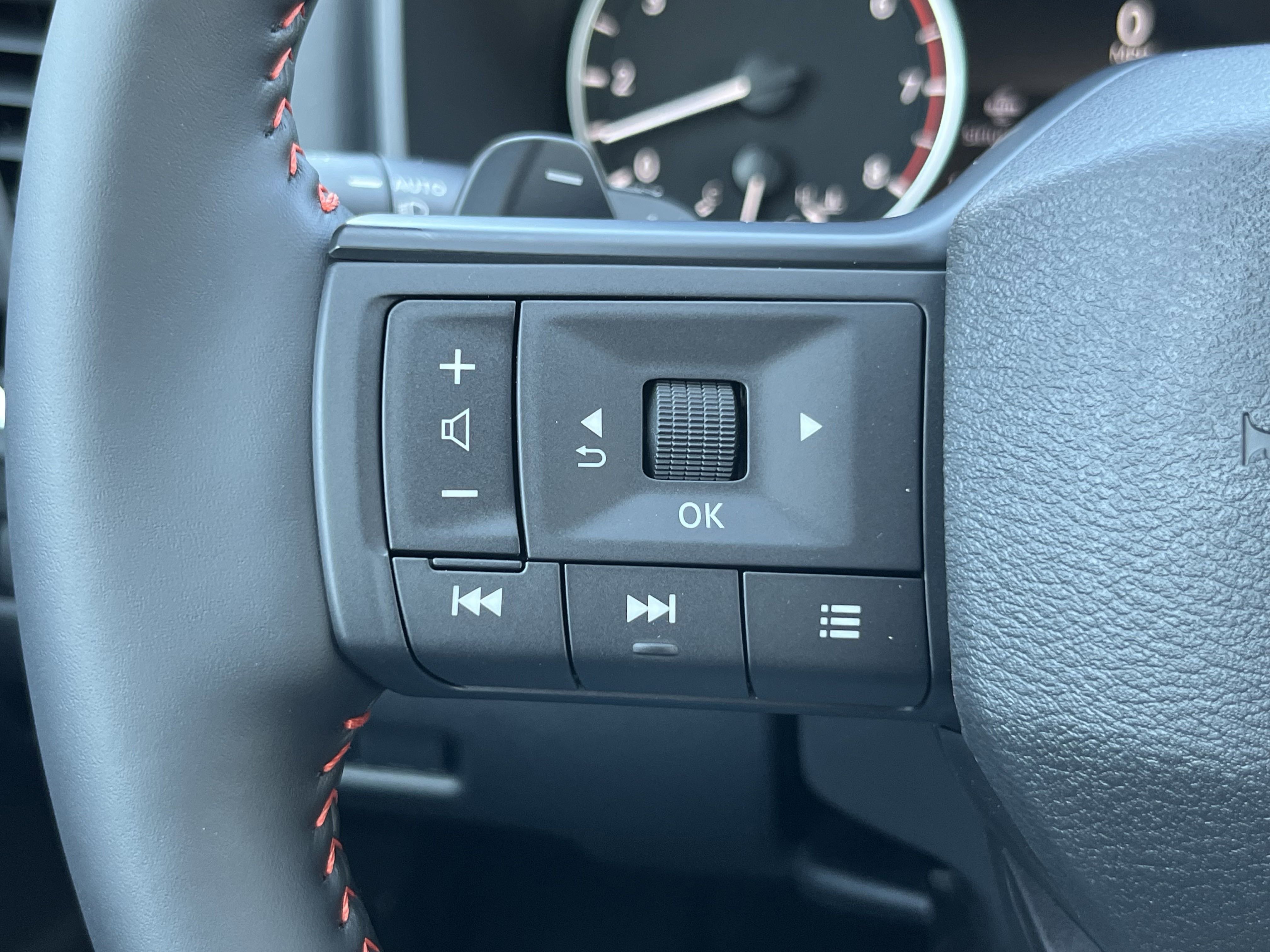 2026 Nissan Rogue SV photo 8