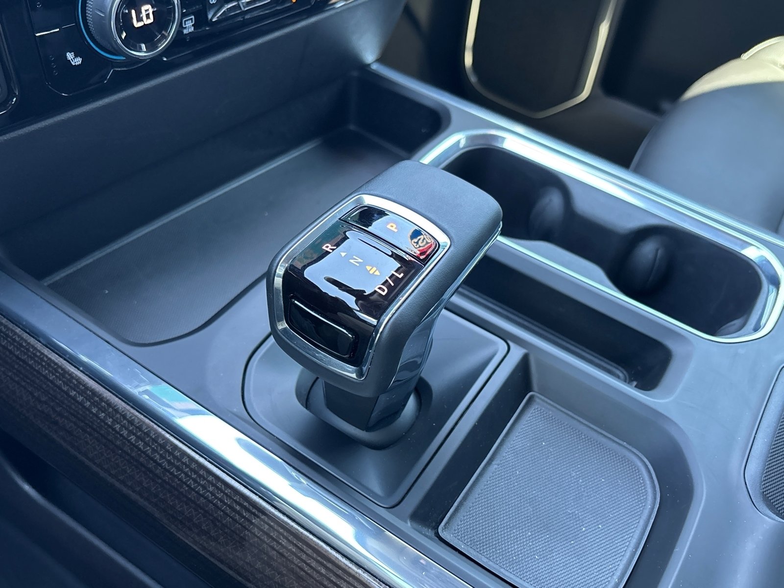 2023 Chevrolet Silverado 1500 RST photo 13