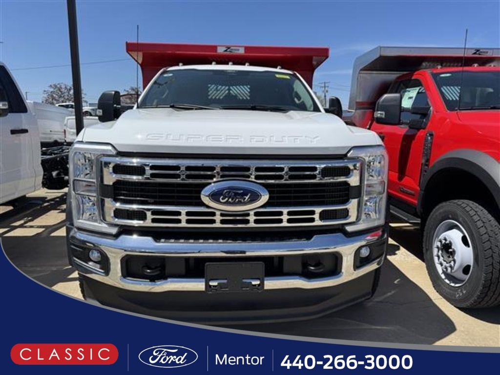 2024 Ford F-550 Super Duty Chassis Cab XL's photo