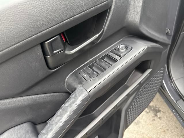 2025 Toyota Tacoma SR5 4x4 Double Cab photo 11
