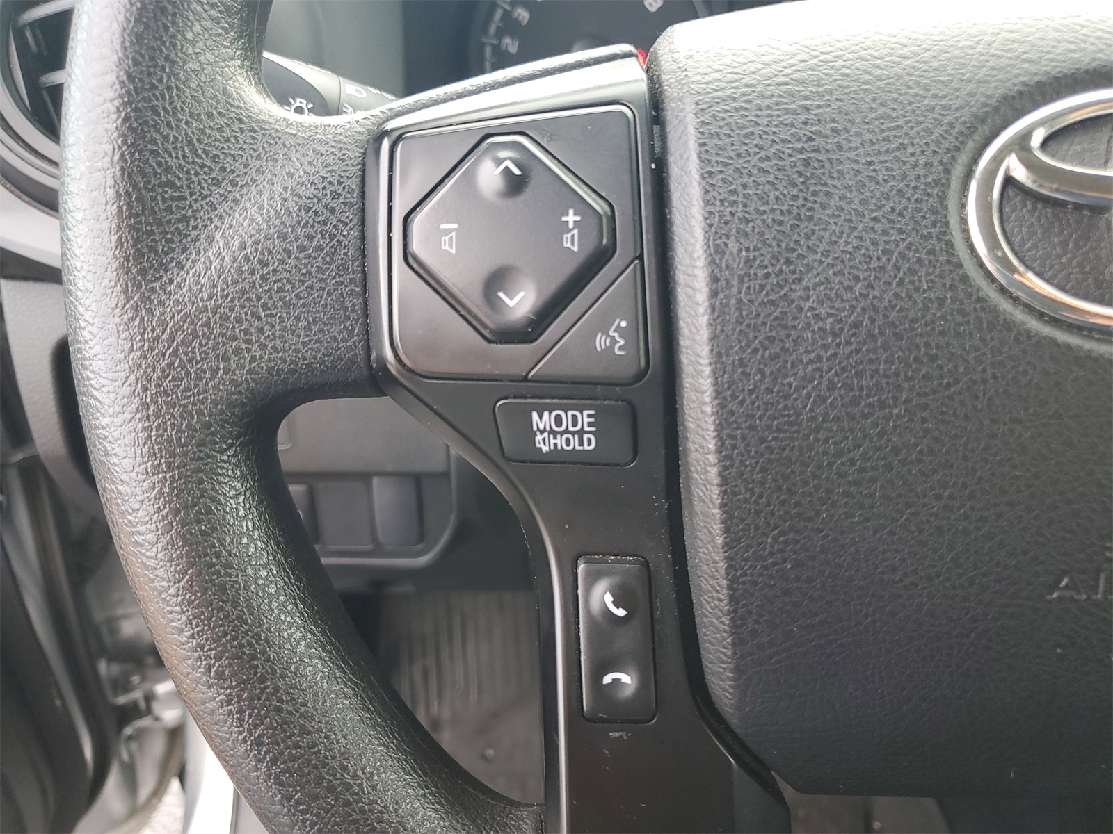 2022 Toyota Tacoma SR5 photo 11