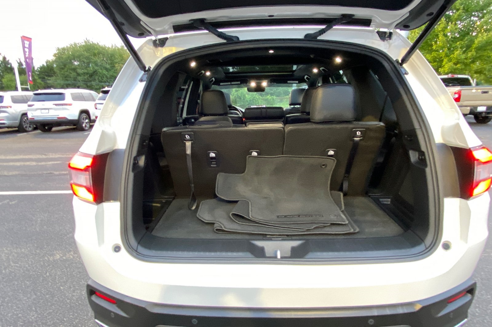 2025 Honda Pilot Black Edition photo 16