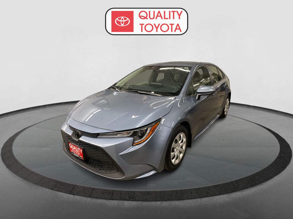 2022 Toyota Corolla LE's photo