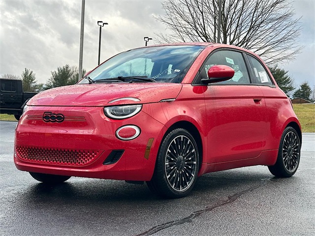 2024 Fiat 500e Red photo 3