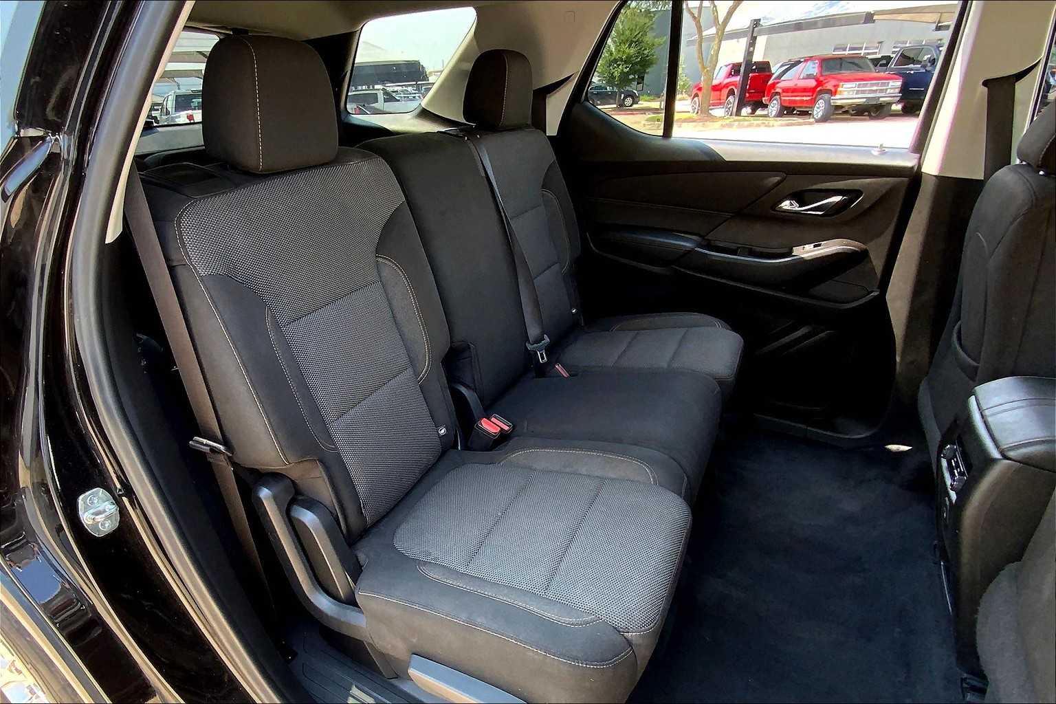 2020 Chevrolet Traverse LS photo 16