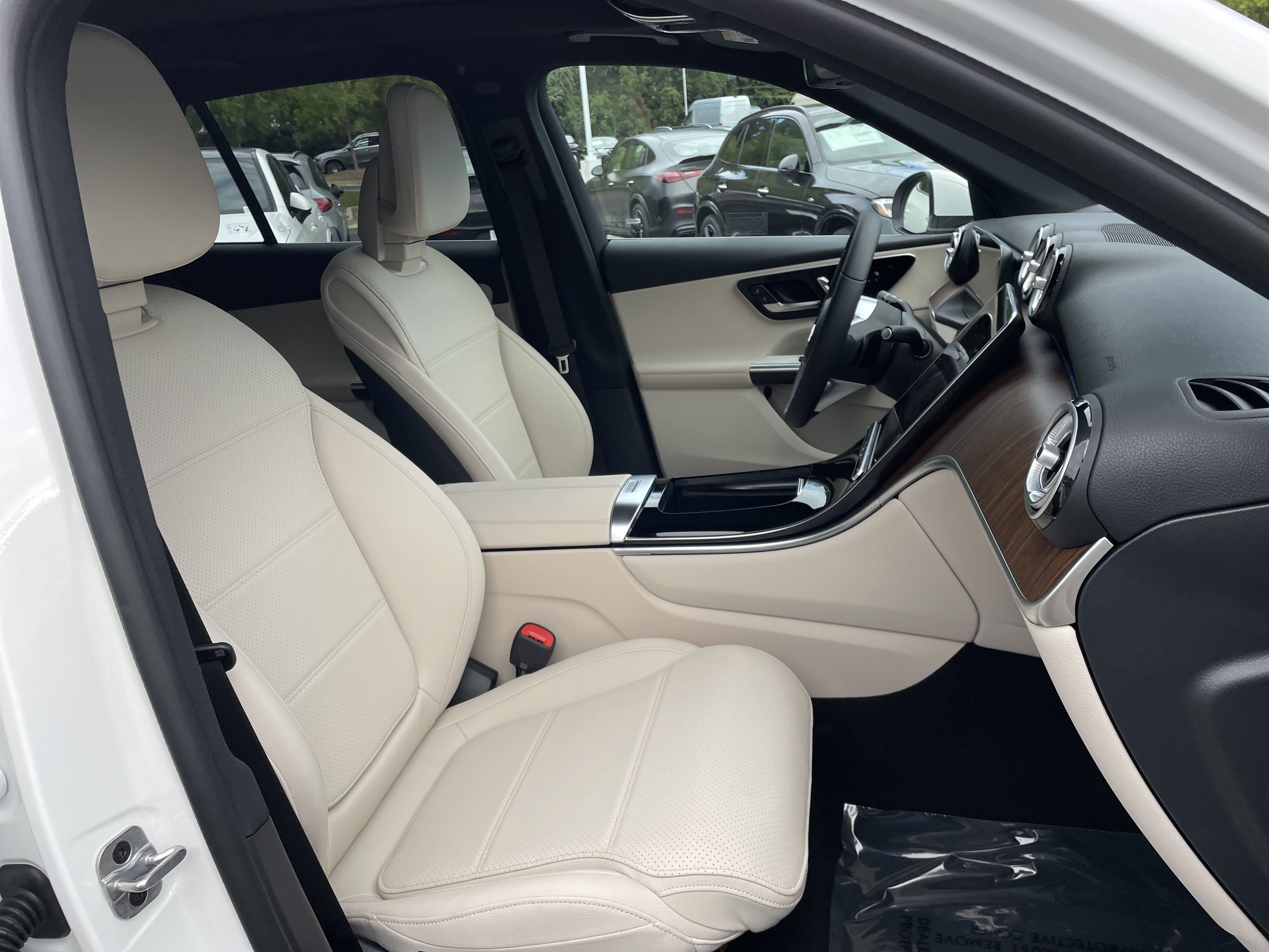 2026 Mercedes Benz GLC 300 photo 27