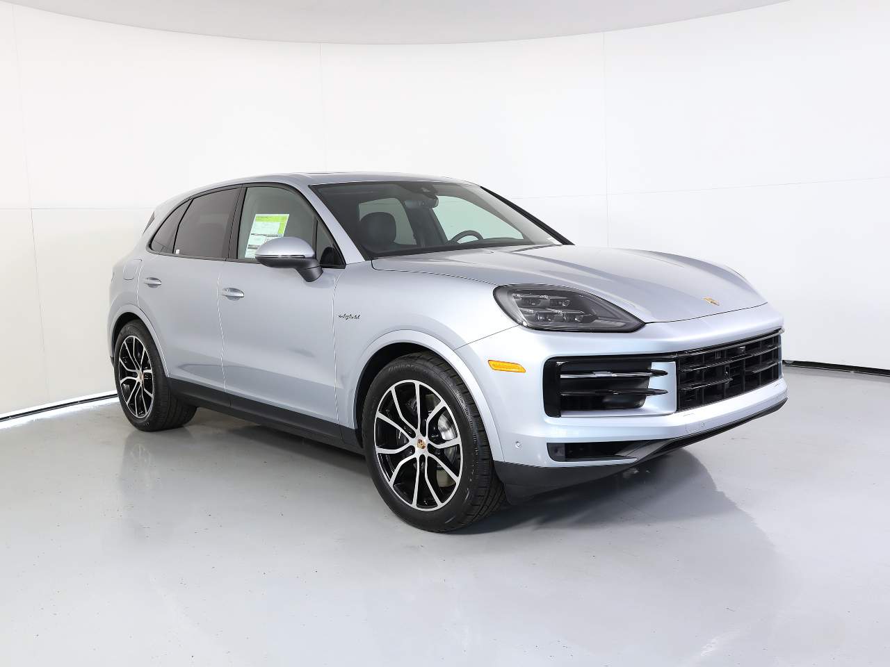 2025 Porsche Cayenne E-Hybrid photo 9