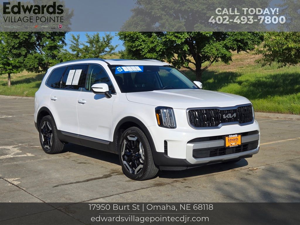 Used 2025 White Kia EX image 1