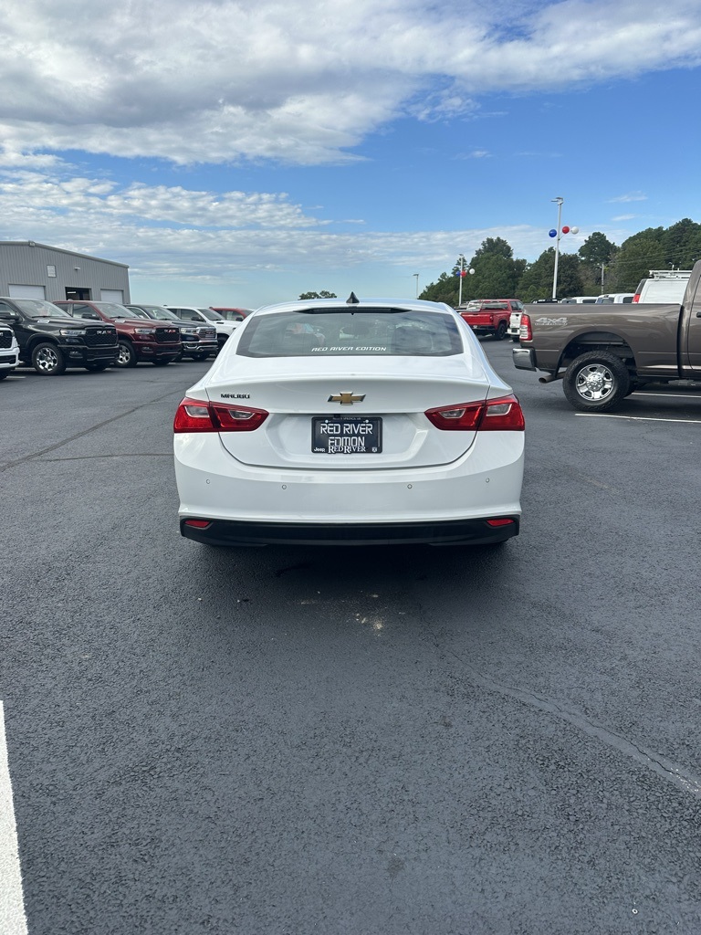 2024 Chevrolet Malibu LS photo 2