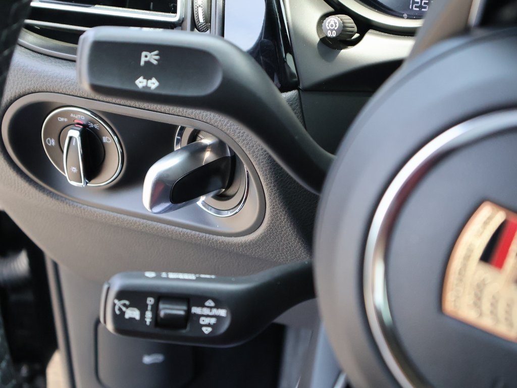 2024 Porsche Macan S photo 23