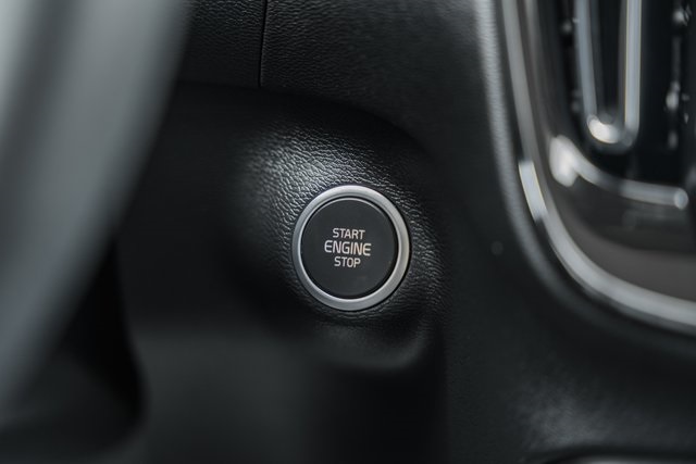 2024 Volvo XC40 Plus photo 22