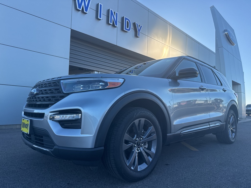 2023 Ford Explorer XLT's photo