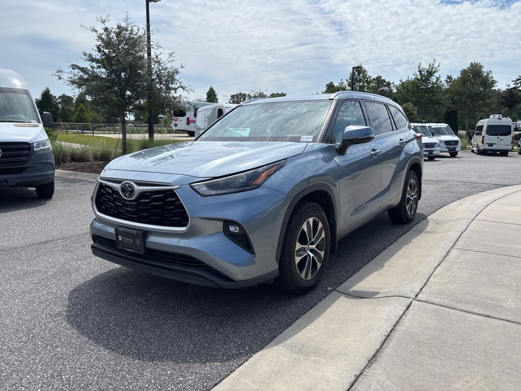 2021 Toyota Highlander XLE photo 6