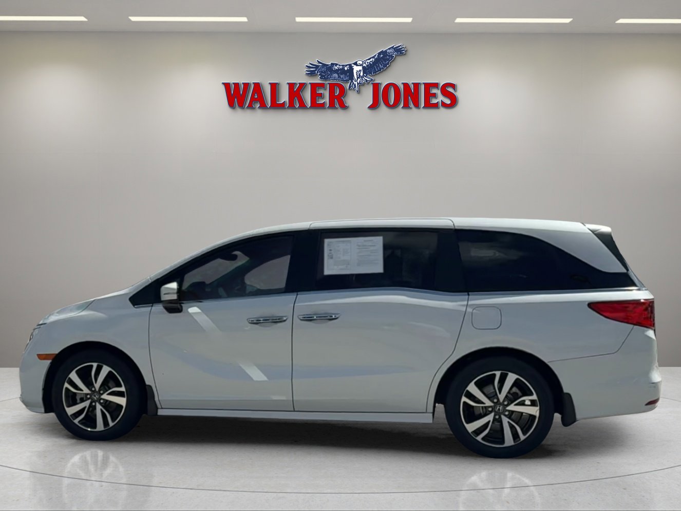 2023 Honda Odyssey Touring photo 5