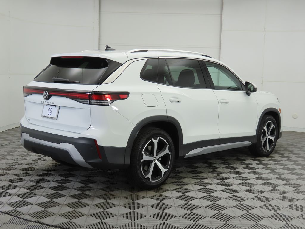 2025 Volkswagen Tiguan SE photo 6
