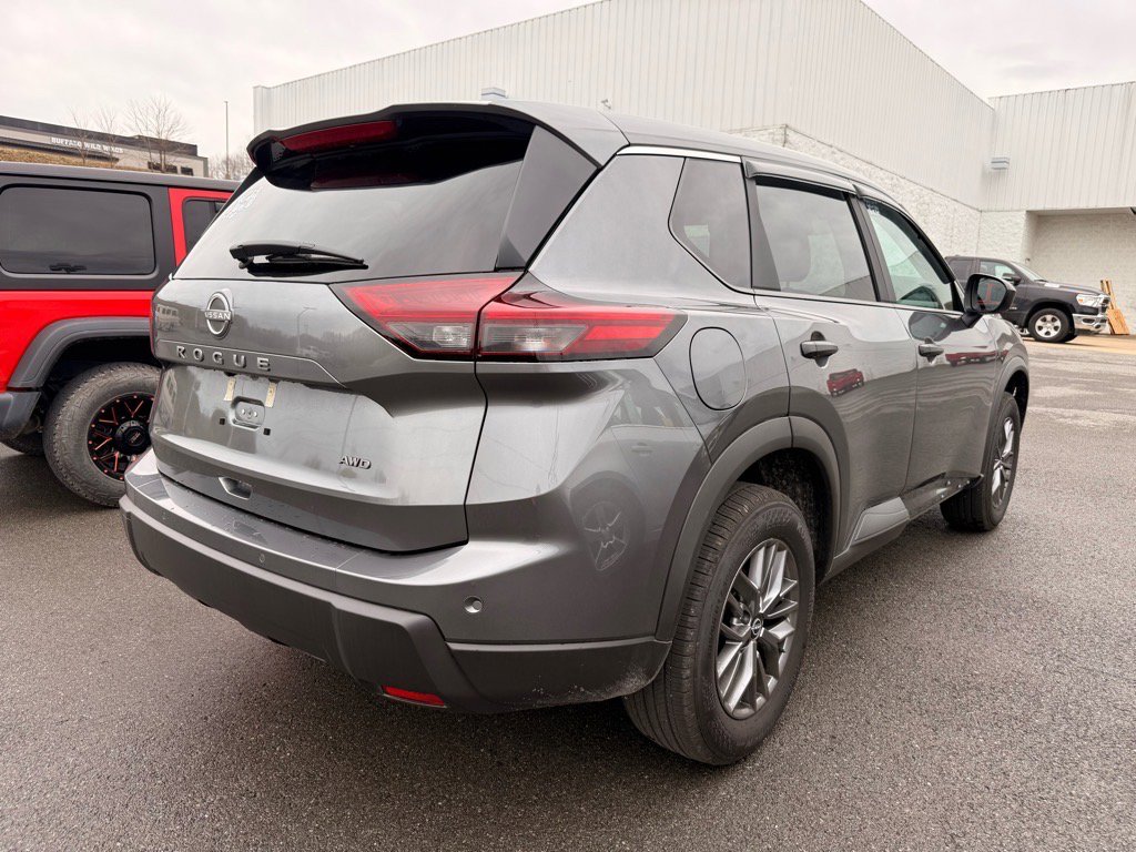 2025 Nissan Rogue S AWD photo 4