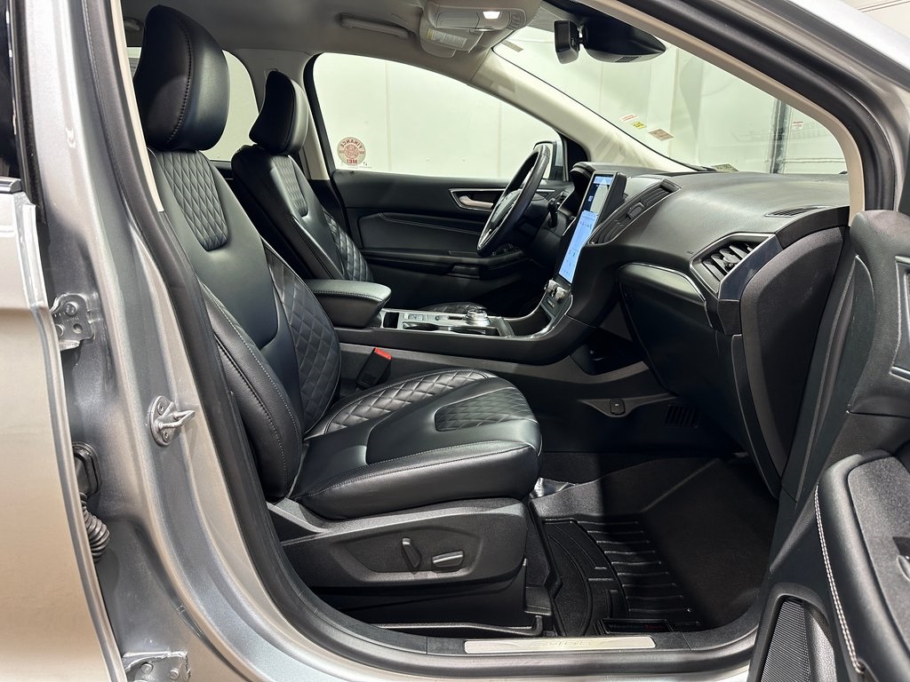 2023 Ford Edge Titanium photo 23