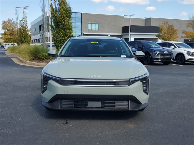 2025 Kia K4 LXS photo 2