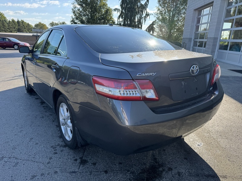 2011 Toyota Camry LE photo 4