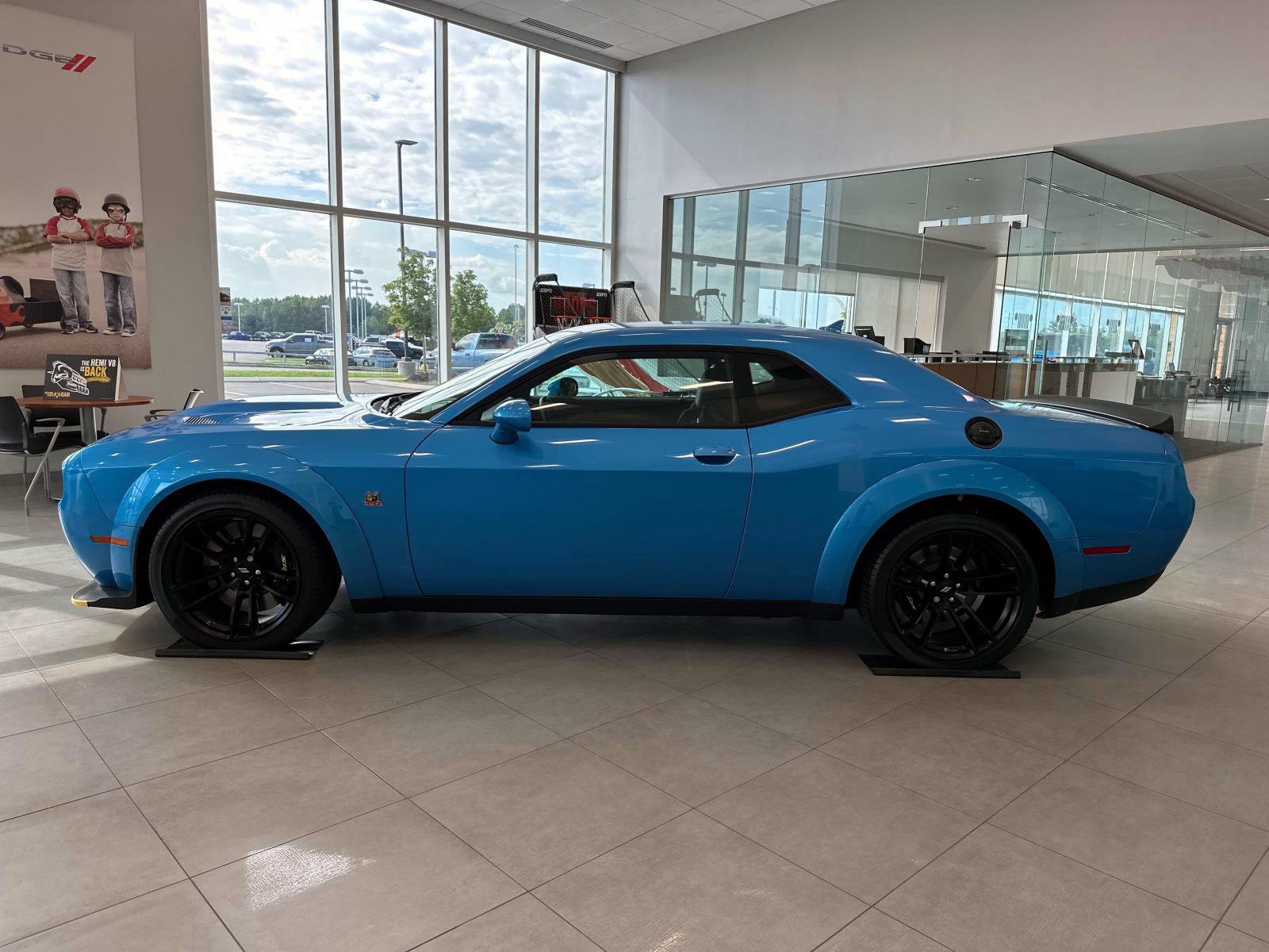 2023 Dodge Challenger R/T Scat Pack Widebody photo 7