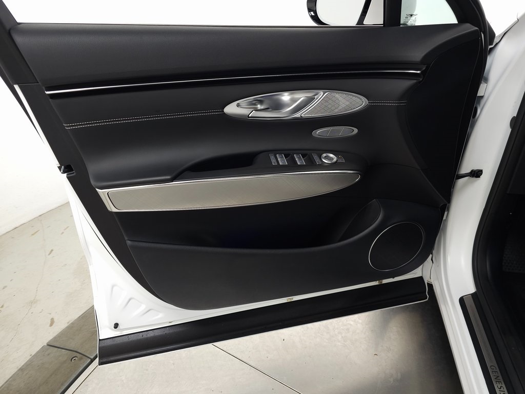 2024 Genesis Electrified GV70 Advanced photo 14