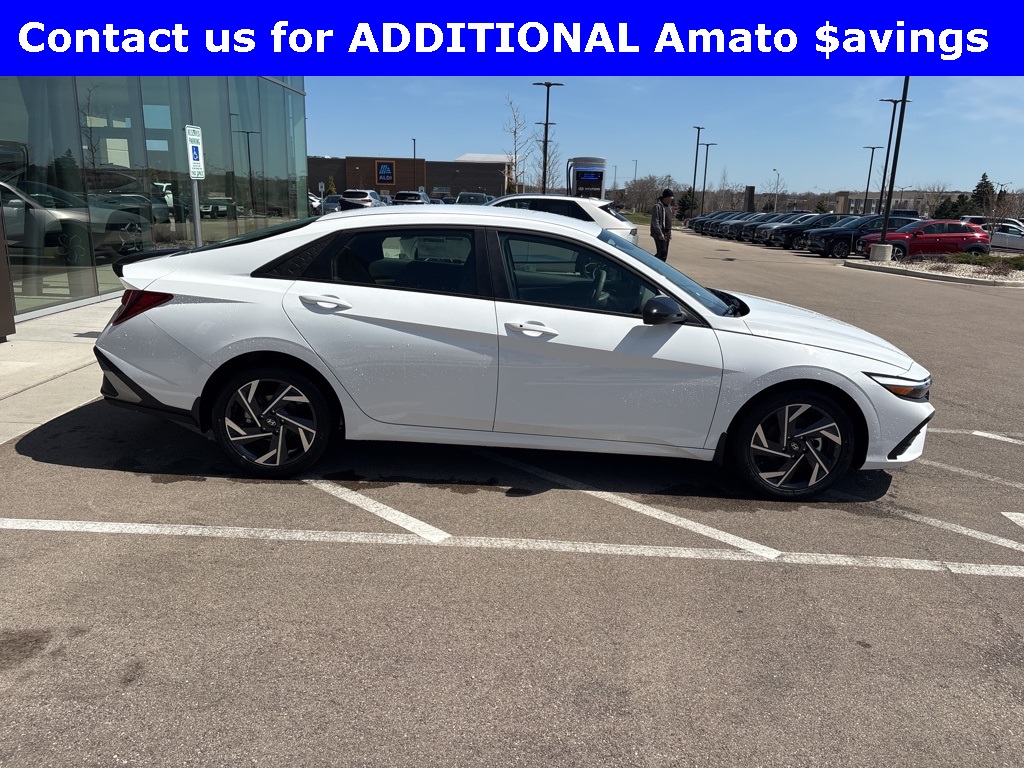 2025 Hyundai Elantra SEL Sport photo 4