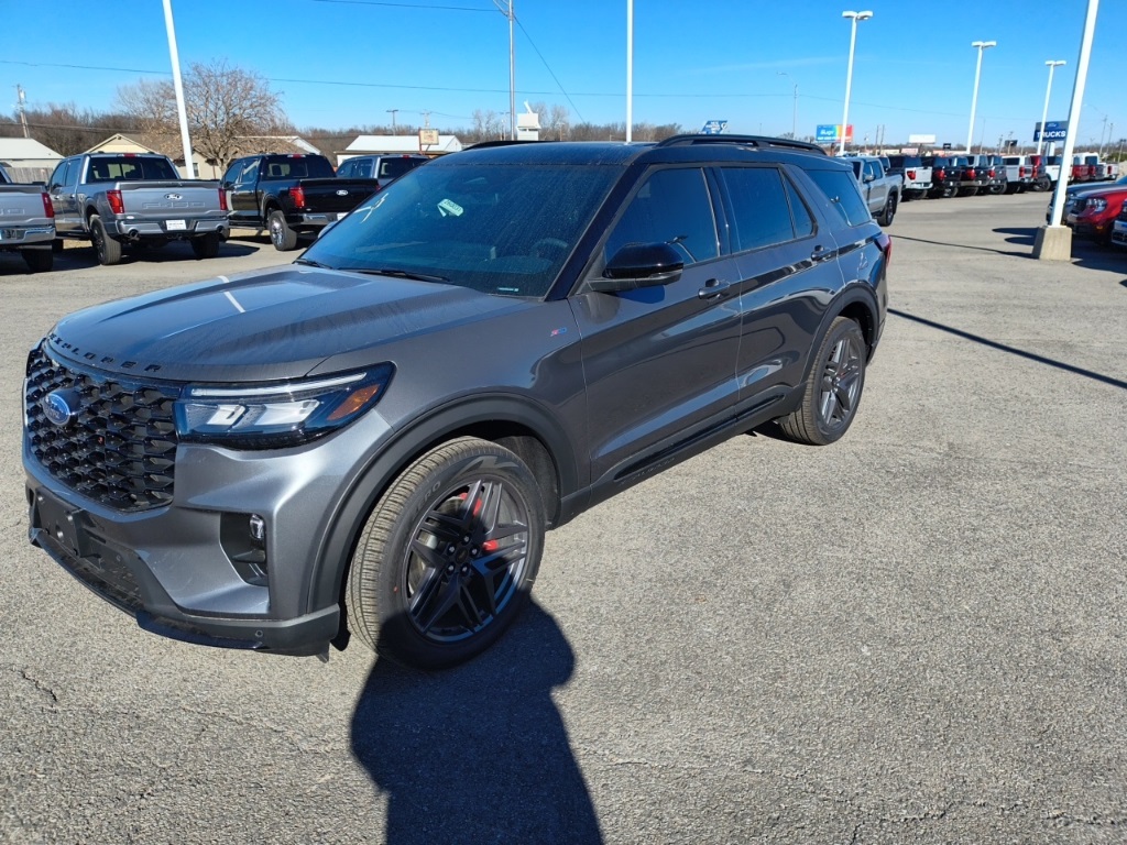 2026 Ford Explorer ST-LINE's photo