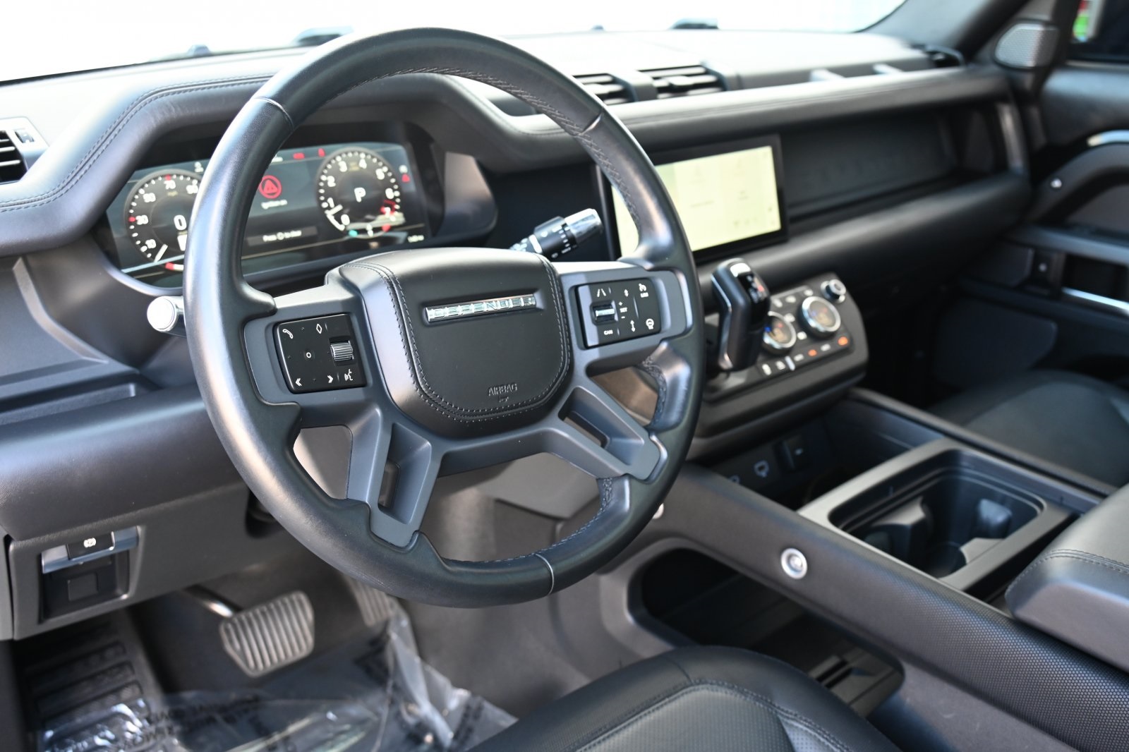 2022 Land Rover Defender 90 X-Dynamic HSE photo 7
