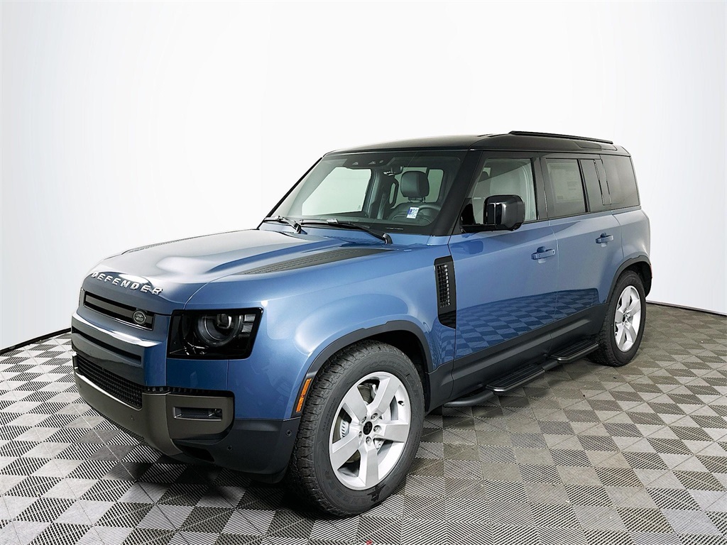 2026 Land Rover Defender S's photo