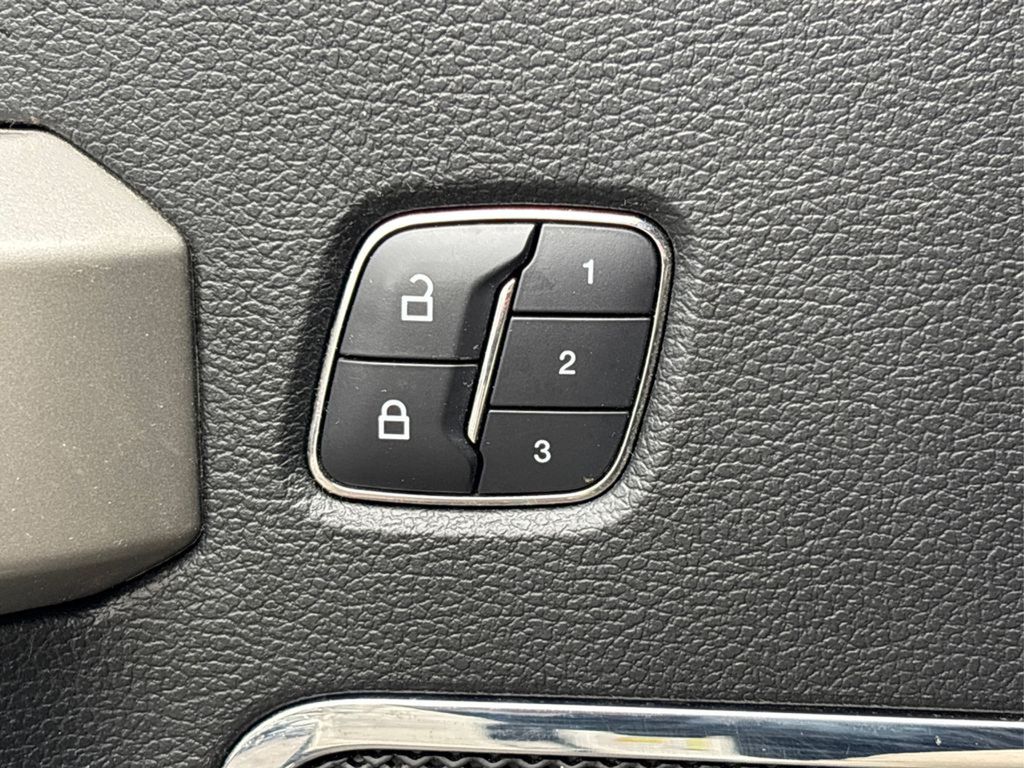 2018 Ford F-150 Lariat photo 36