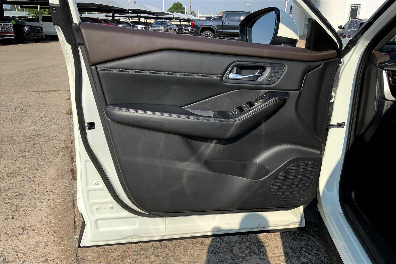 2023 Nissan Rogue SL photo 19