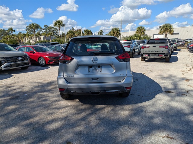 2017 Nissan Rogue S photo 4