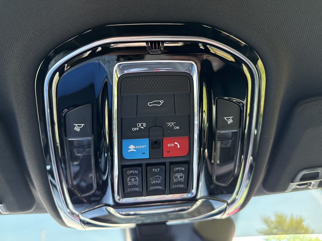 2023 Jeep Grand Cherokee Summit photo 30