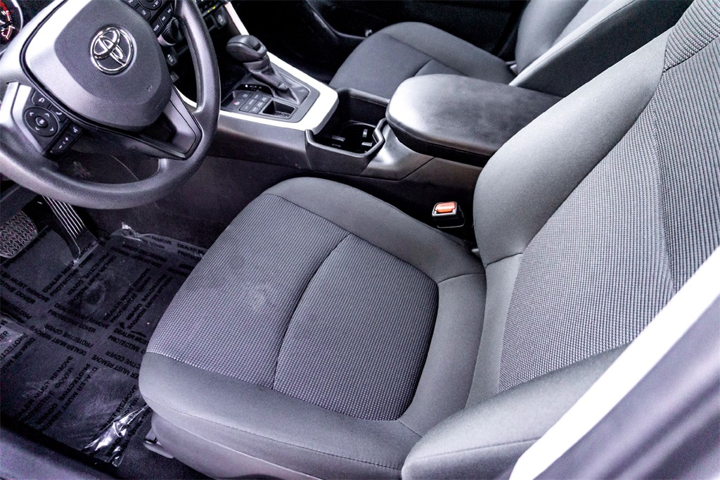 2024 Toyota RAV4 LE photo 13